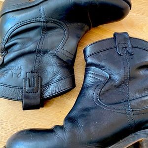Black ankle boots PLDM palladium